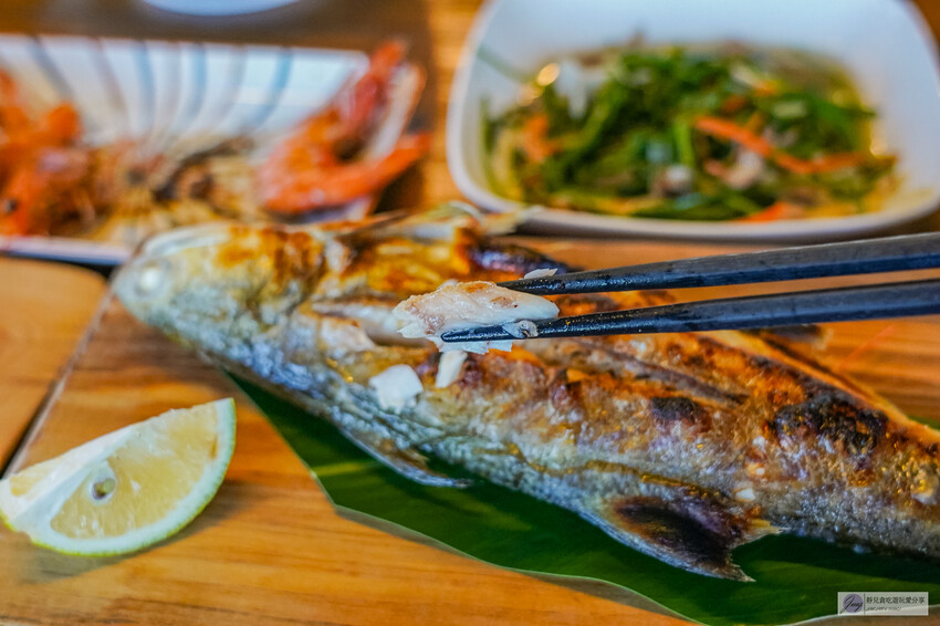 花蓮必訪的10分之1海鮮燒烤,品嚐半山腰上的新鮮漁獲。