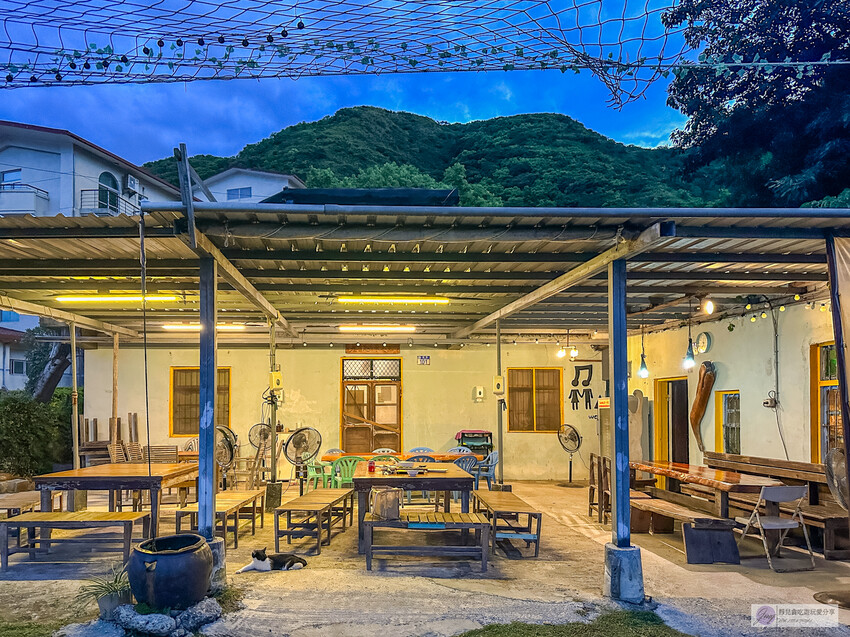 花蓮必訪的10分之1海鮮燒烤,品嚐半山腰上的新鮮漁獲。