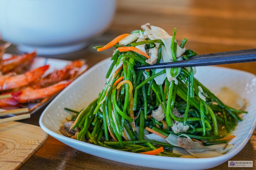 花蓮必訪的10分之1海鮮燒烤,品嚐半山腰上的新鮮漁獲。