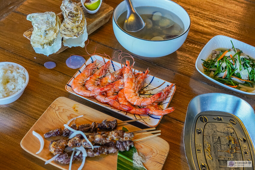 花蓮必訪的10分之1海鮮燒烤,品嚐半山腰上的新鮮漁獲。