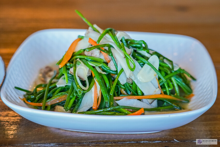 花蓮必訪的10分之1海鮮燒烤,品嚐半山腰上的新鮮漁獲。