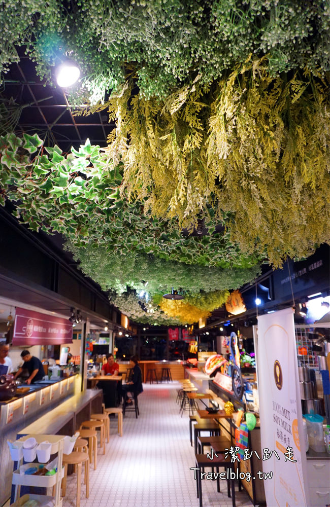 台中美食》第六市場 第一家百貨公司裡菜市場,食尚玩家推薦美食!吹冷氣逛市場菜,購物停車不用錢(金典 綠園道3樓) - 小潔趴趴走旅遊札記