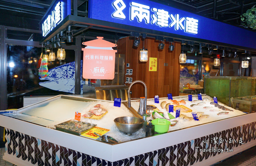 台中美食》第六市場 第一家百貨公司裡菜市場,食尚玩家推薦美食!吹冷氣逛市場菜,購物停車不用錢(金典 綠園道3樓) - 小潔趴趴走旅遊札記