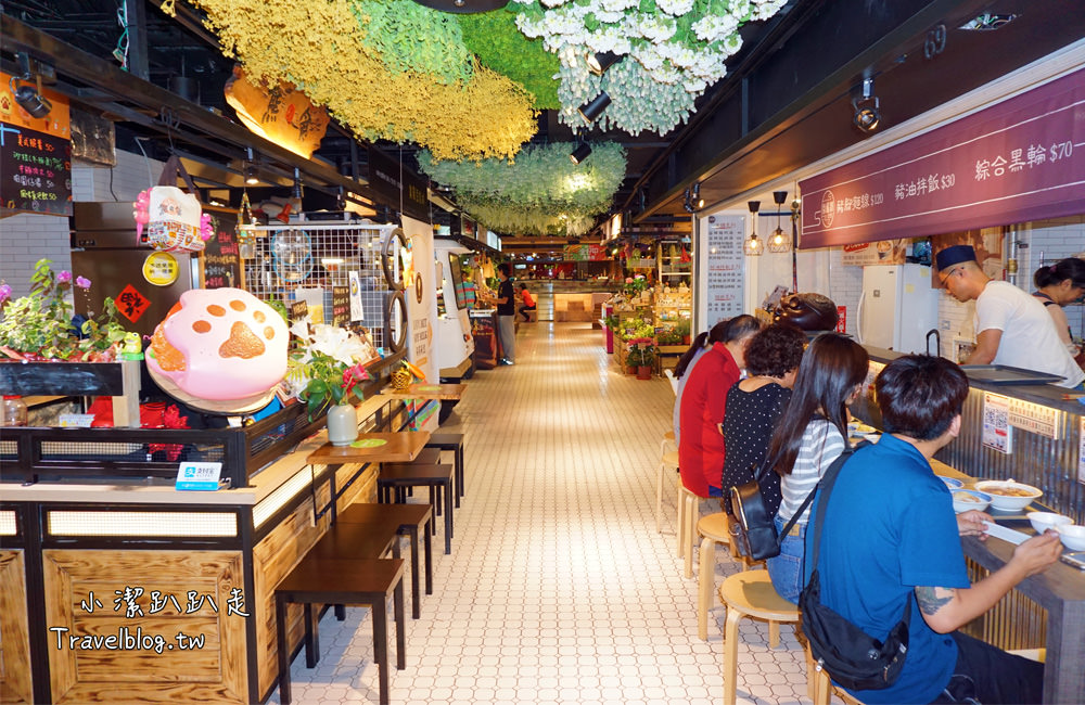 台中美食》第六市場 第一家百貨公司裡菜市場,食尚玩家推薦美食!吹冷氣逛市場菜,購物停車不用錢(金典 綠園道3樓) - 小潔趴趴走旅遊札記