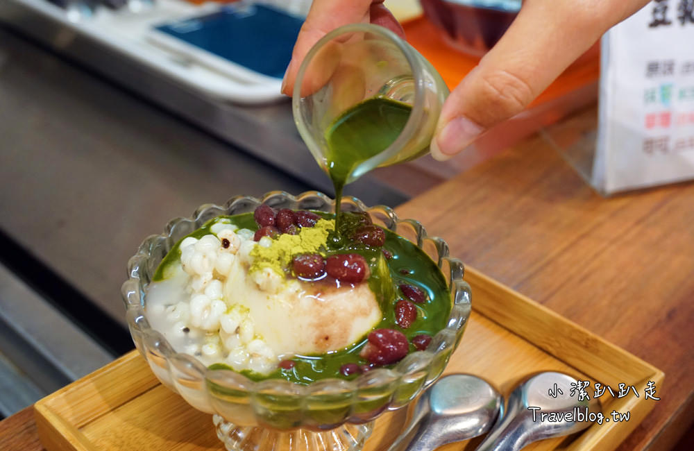 台中美食》第六市場 第一家百貨公司裡菜市場,食尚玩家推薦美食!吹冷氣逛市場菜,購物停車不用錢(金典 綠園道3樓) - 小潔趴趴走旅遊札記