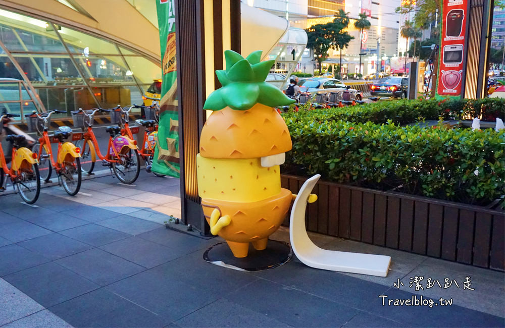 台中美食》第六市場 第一家百貨公司裡菜市場,食尚玩家推薦美食!吹冷氣逛市場菜,購物停車不用錢(金典 綠園道3樓) - 小潔趴趴走旅遊札記