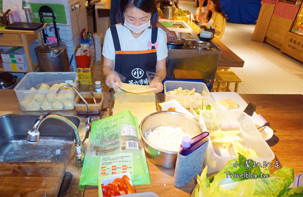 台中美食》第六市場 第一家百貨公司裡菜市場,食尚玩家推薦美食!吹冷氣逛市場菜,購物停車不用錢(金典 綠園道3樓) - 小潔趴趴走旅遊札記