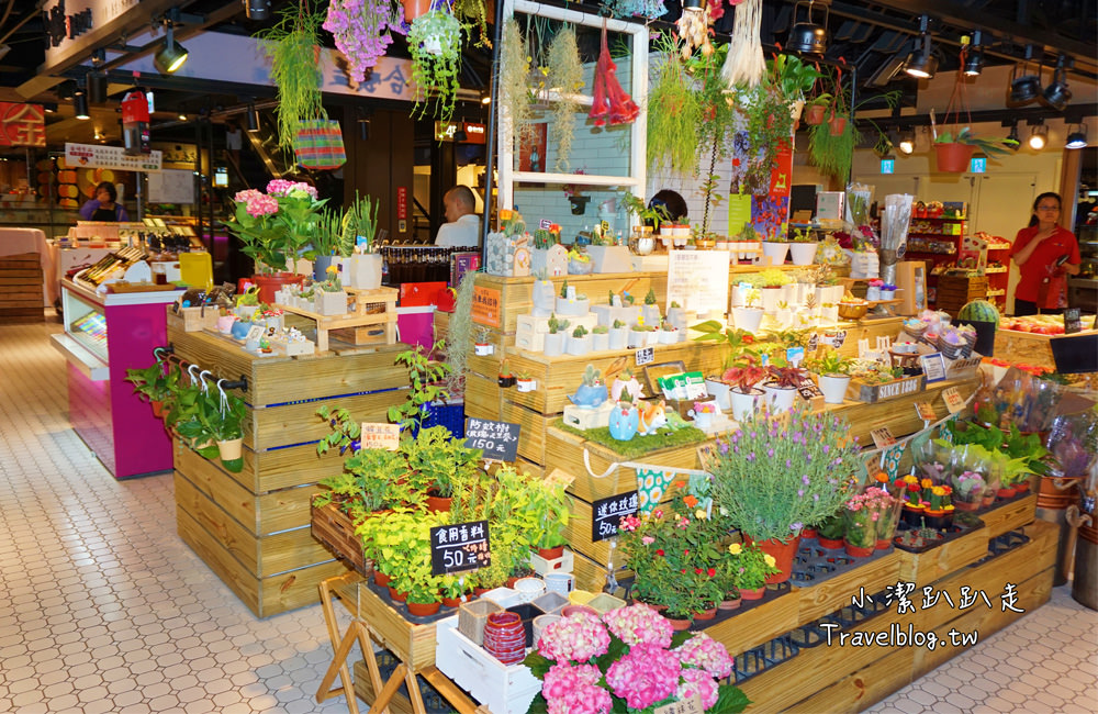 台中美食》第六市場 第一家百貨公司裡菜市場,食尚玩家推薦美食!吹冷氣逛市場菜,購物停車不用錢(金典 綠園道3樓) - 小潔趴趴走旅遊札記