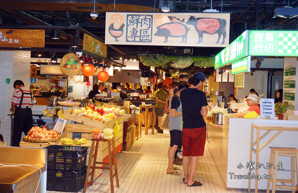 台中美食》第六市場 第一家百貨公司裡菜市場,食尚玩家推薦美食!吹冷氣逛市場菜,購物停車不用錢(金典 綠園道3樓) - 小潔趴趴走旅遊札記