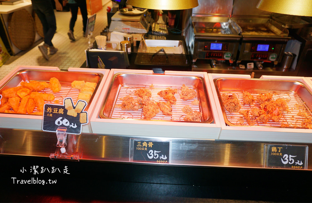 台中美食》第六市場 第一家百貨公司裡菜市場,食尚玩家推薦美食!吹冷氣逛市場菜,購物停車不用錢(金典 綠園道3樓) - 小潔趴趴走旅遊札記