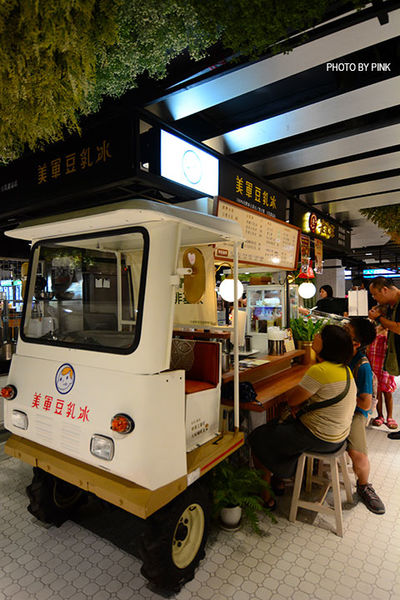 【台中西區】第六市場。第一間開在百貨公司的菜市場，買菜不流汗，也太幸福了!