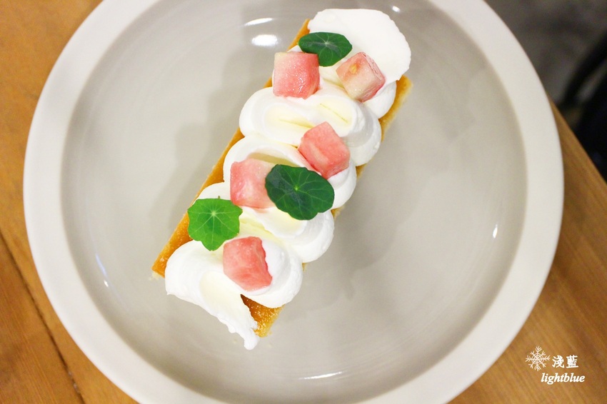 [ 台北車站/北門站/西門站美食 ] 淺藍 × Heritage Bakery & Cafe～必點招牌紅心芭樂蛋糕，免費wifi插座不限時