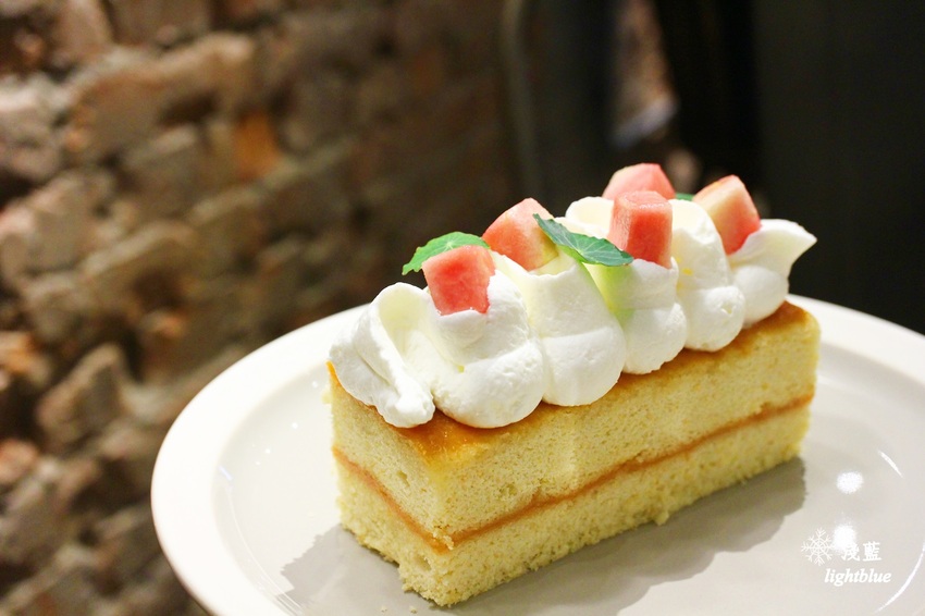 [ 台北車站/北門站/西門站美食 ] 淺藍 × Heritage Bakery & Cafe～必點招牌紅心芭樂蛋糕，免費wifi插座不限時