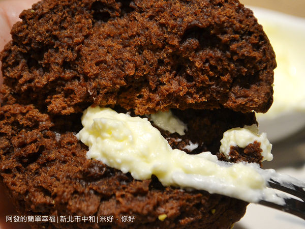 米好你好34-巧克力司康抹上乳酪抹醬