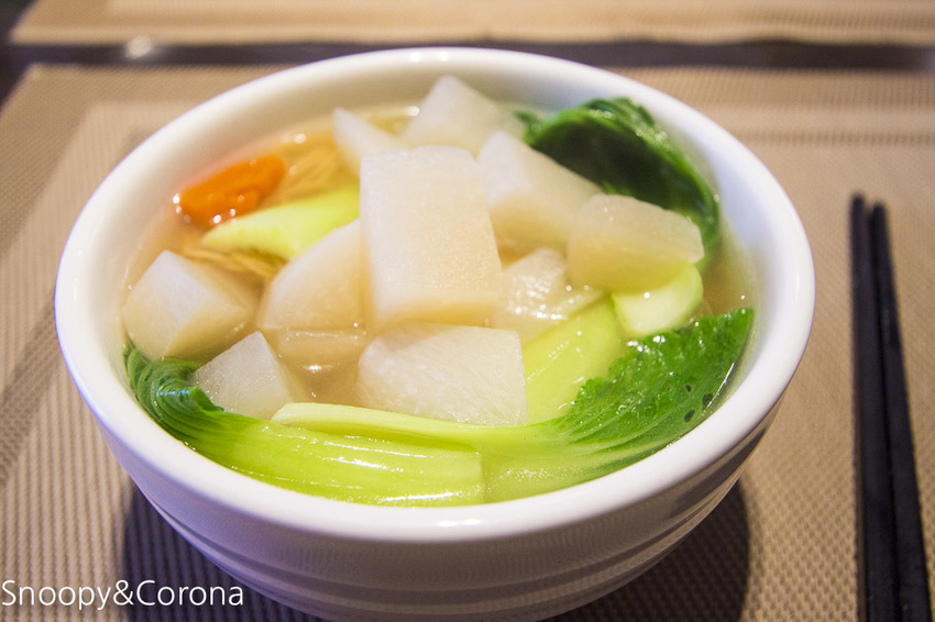 【台中住宿】台中親子住宿｜雲河概念旅館～泳池、KTV、按摩浴缸、沙坑，貼心提供宵夜吃到飽