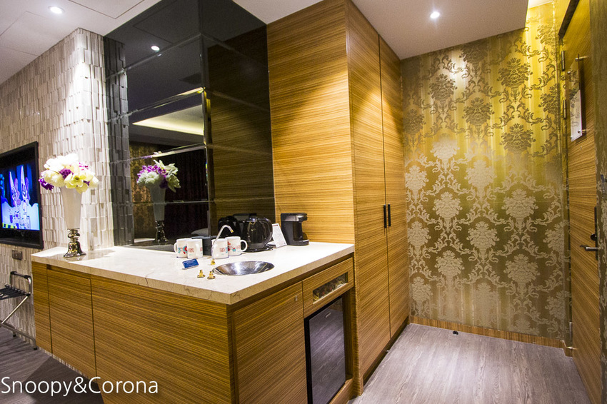 【台中住宿】台中親子住宿｜雲河概念旅館～泳池、KTV、按摩浴缸、沙坑，貼心提供宵夜吃到飽