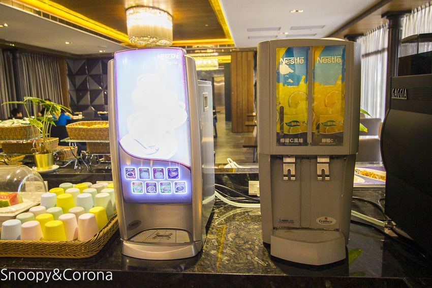 【台中住宿】台中親子住宿｜雲河概念旅館～泳池、KTV、按摩浴缸、沙坑，貼心提供宵夜吃到飽