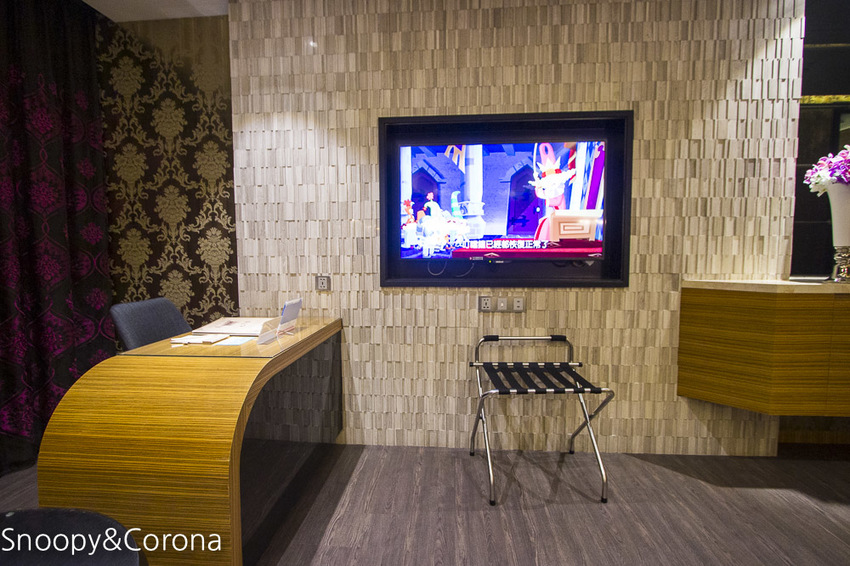 【台中住宿】台中親子住宿｜雲河概念旅館～泳池、KTV、按摩浴缸、沙坑，貼心提供宵夜吃到飽