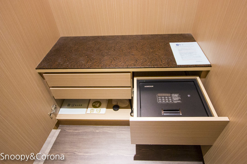 【台中住宿】台中親子住宿｜雲河概念旅館～泳池、KTV、按摩浴缸、沙坑，貼心提供宵夜吃到飽