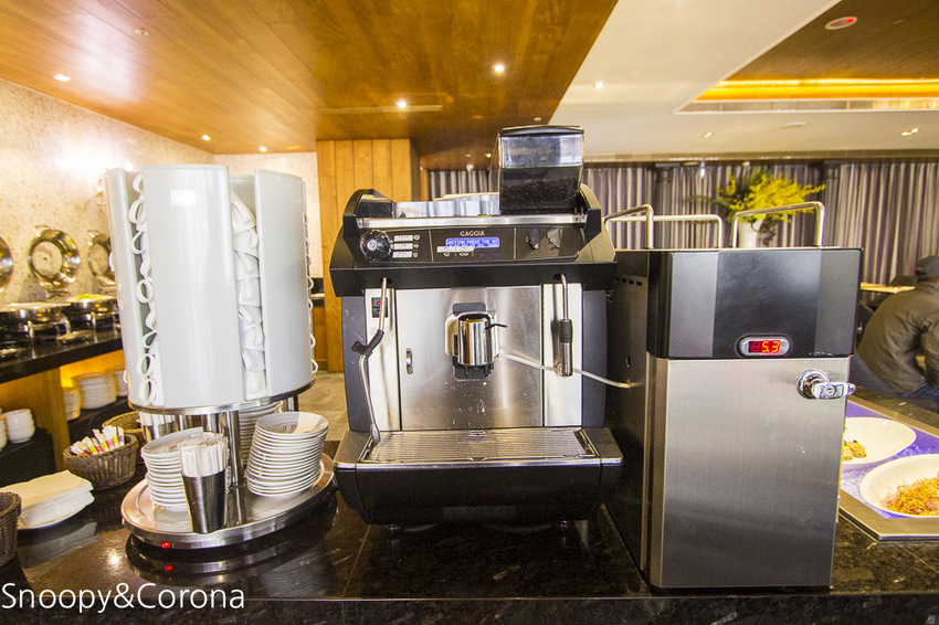 【台中住宿】台中親子住宿｜雲河概念旅館～泳池、KTV、按摩浴缸、沙坑，貼心提供宵夜吃到飽