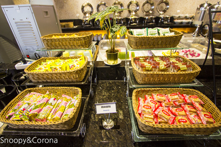 【台中住宿】台中親子住宿｜雲河概念旅館～泳池、KTV、按摩浴缸、沙坑，貼心提供宵夜吃到飽