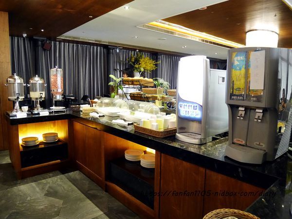 【台中住宿】雲河概念旅館【U-her Hotel】#頂樓空中花園 #親子沙坑 #蒸氣浴 #早餐宵夜吃到飽 #台中南屯 (27).JPG