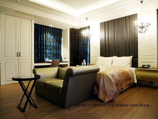 【台中住宿】雲河概念旅館【U-her Hotel】#頂樓空中花園 #親子沙坑 #蒸氣浴 #早餐宵夜吃到飽 #台中南屯 (17).JPG