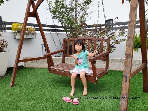 【台中住宿】雲河概念旅館【U-her Hotel】#頂樓空中花園 #親子沙坑 #蒸氣浴 #早餐宵夜吃到飽 #台中南屯 (5).jpg