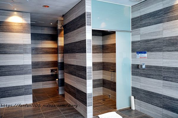 【台中住宿】雲河旗艦概念旅館 #空中花園 #沙坑 #健身房  #switch免費玩 #免費早餐宵夜無限供應 #安心旅遊補助 (4).JPG