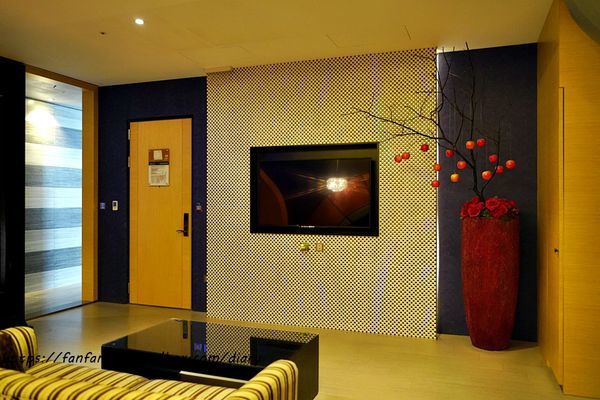 【台中住宿】雲河旗艦概念旅館 #空中花園 #沙坑 #健身房  #switch免費玩 #免費早餐宵夜無限供應 #安心旅遊補助 (8).JPG