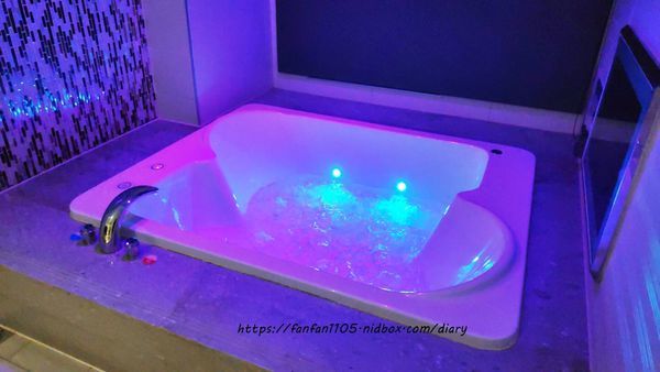 【台中住宿】雲河概念旅館【U-her Hotel】#頂樓空中花園 #親子沙坑 #蒸氣浴 #早餐宵夜吃到飽 #台中南屯 (3).jpg