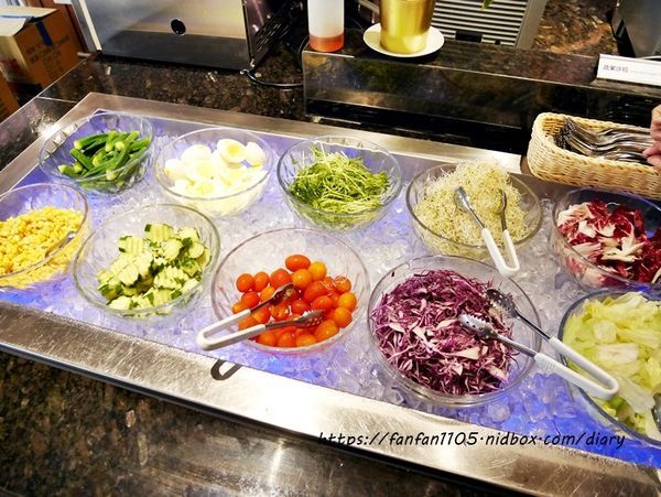 【台中住宿】雲河概念旅館【U-her Hotel】#頂樓空中花園 #親子沙坑 #蒸氣浴 #早餐宵夜吃到飽 #台中南屯 (26).JPG