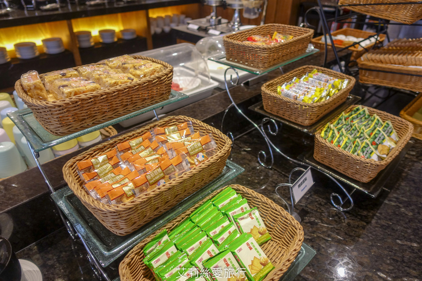 台中住宿》雲河概念旅館 超美空中花園溜小孩搖椅吹風欣賞美景 親子飯店推薦 - 艾莉絲愛旅行