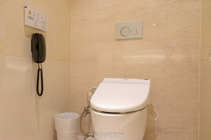 台中住宿》雲河概念旅館 超美空中花園溜小孩搖椅吹風欣賞美景 親子飯店推薦 - 艾莉絲愛旅行