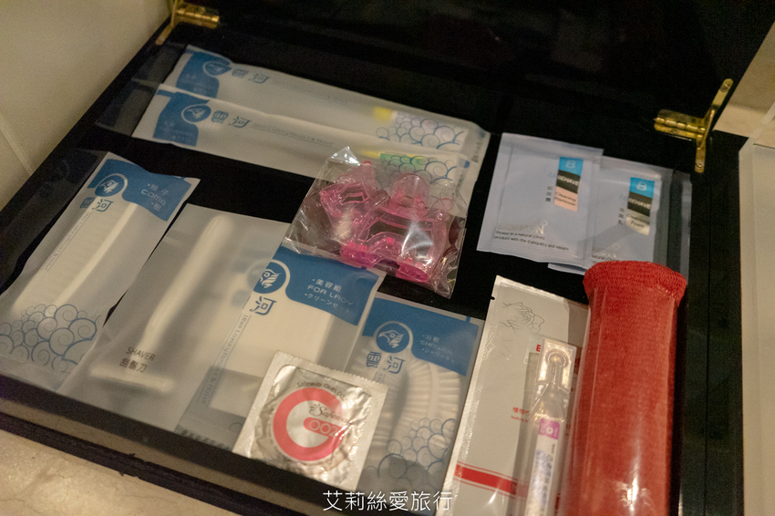 台中住宿》雲河概念旅館 超美空中花園溜小孩搖椅吹風欣賞美景 親子飯店推薦 - 艾莉絲愛旅行