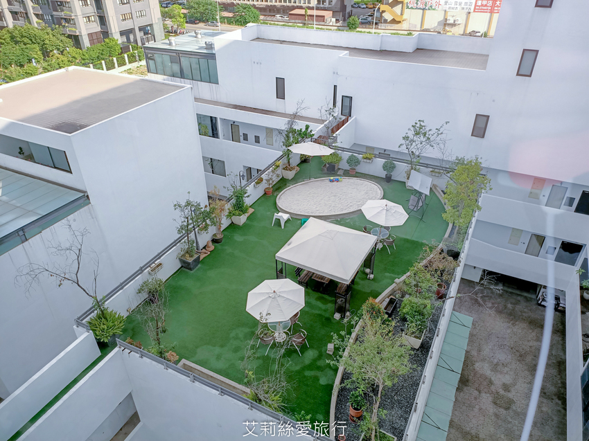 台中住宿》雲河概念旅館 超美空中花園溜小孩搖椅吹風欣賞美景 親子飯店推薦 - 艾莉絲愛旅行