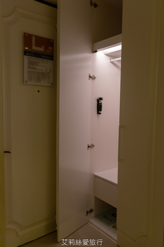 台中住宿》雲河概念旅館 超美空中花園溜小孩搖椅吹風欣賞美景 親子飯店推薦 - 艾莉絲愛旅行