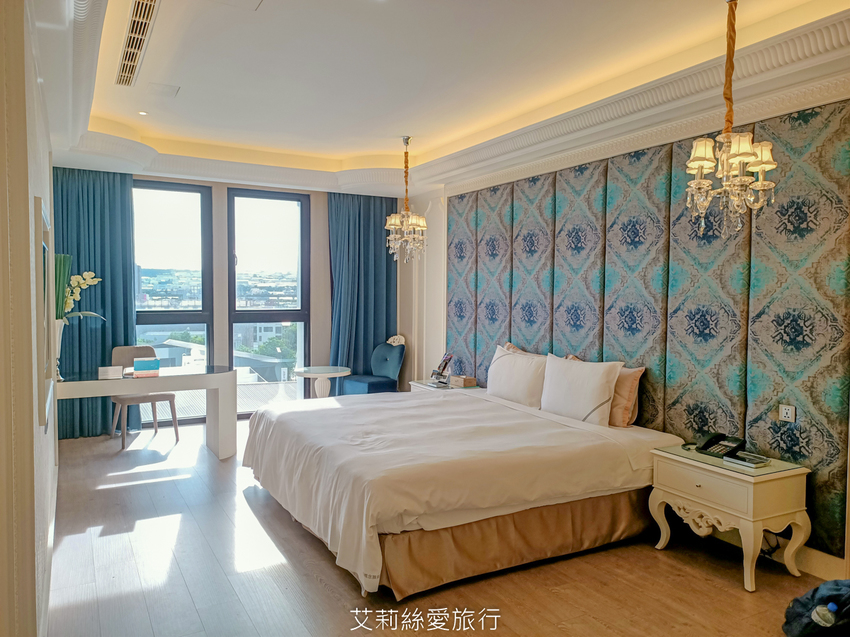 台中住宿》雲河概念旅館 超美空中花園溜小孩搖椅吹風欣賞美景 親子飯店推薦 - 艾莉絲愛旅行