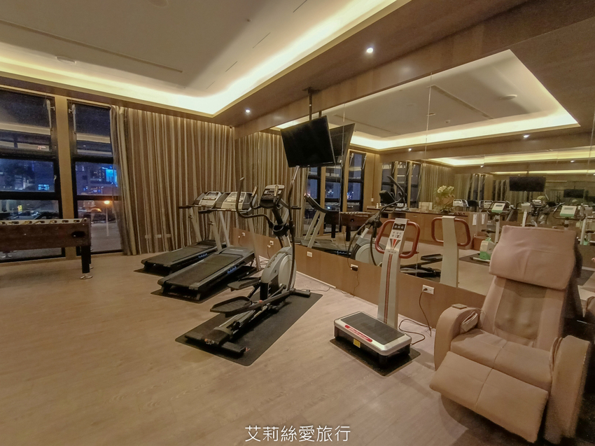 台中住宿》雲河概念旅館 超美空中花園溜小孩搖椅吹風欣賞美景 親子飯店推薦 - 艾莉絲愛旅行