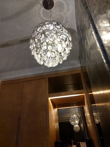 【台中。住宿】逛逢甲最佳地點︱五星級住宿 雲河概念旅館︱提供免費早餐、宵夜、接駁到逢甲的尊爵服務