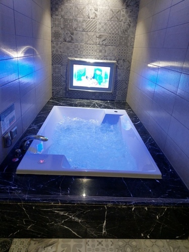 【台中。住宿】逛逢甲最佳地點︱五星級住宿 雲河概念旅館︱提供免費早餐、宵夜、接駁到逢甲的尊爵服務