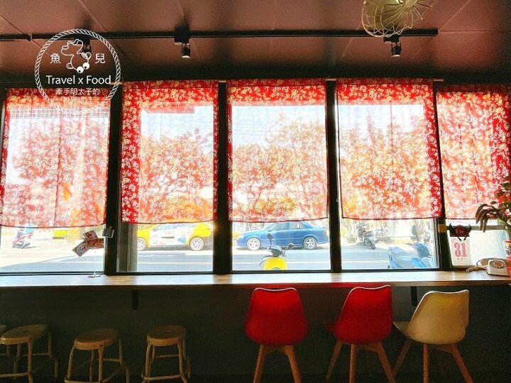 懷舊復古小食堂。冷熱甜品，暖胃飯麵，既賣餐也賣冰，好拍好吃，價格親民～綠町冰室