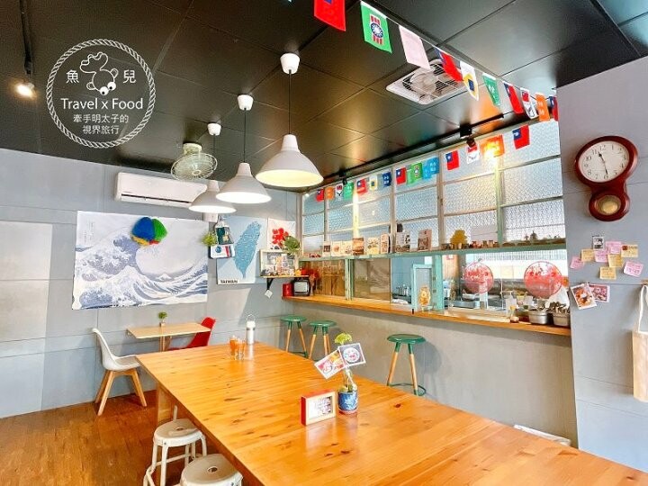 懷舊復古小食堂。冷熱甜品，暖胃飯麵，既賣餐也賣冰，好拍好吃，價格親民～綠町冰室