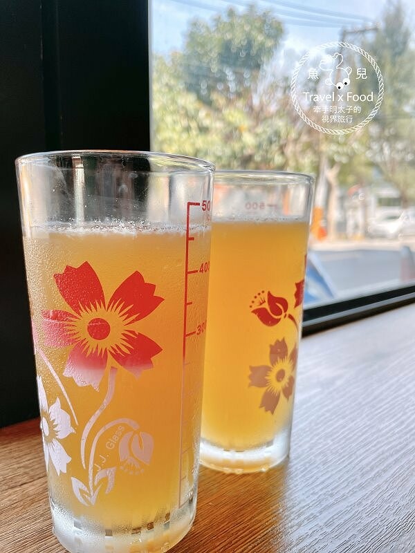 懷舊復古小食堂。冷熱甜品，暖胃飯麵，既賣餐也賣冰，好拍好吃，價格親民～綠町冰室