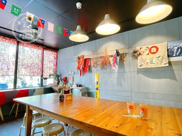 懷舊復古小食堂。冷熱甜品，暖胃飯麵，既賣餐也賣冰，好拍好吃，價格親民～綠町冰室