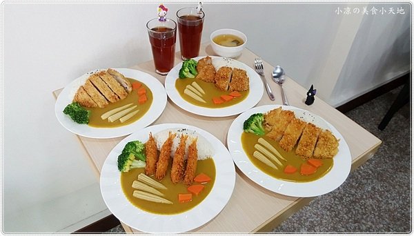 咖哩魚夫 Arowana Curry： 台中西屯』咖哩魚夫║逢甲夜市巷弄美食，手作濃郁炸物咖哩系列，味噌湯、紅茶無限暢飲(每日特餐9折 外帶五份以上9折)