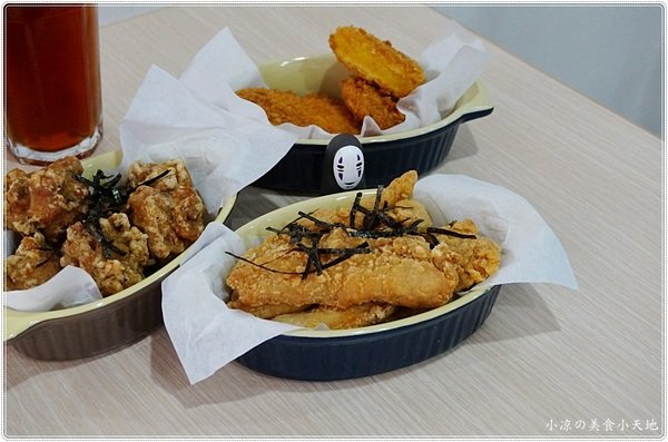 咖哩魚夫 Arowana Curry： 台中西屯』咖哩魚夫║逢甲夜市巷弄美食，手作濃郁炸物咖哩系列，味噌湯、紅茶無限暢飲(每日特餐9折 外帶五份以上9折)