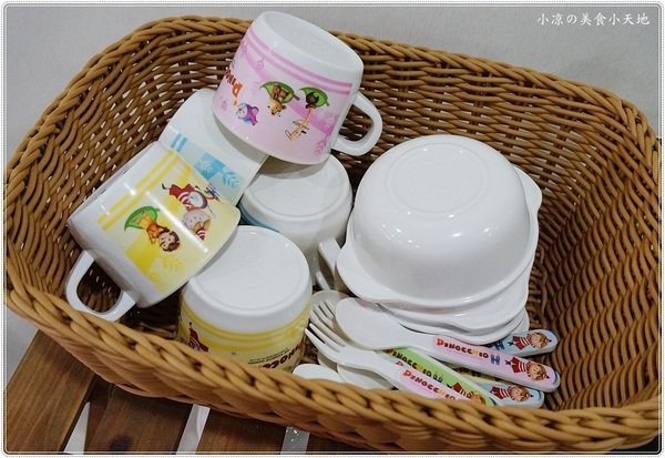 咖哩魚夫 Arowana Curry： 台中西屯』咖哩魚夫║逢甲夜市巷弄美食，手作濃郁炸物咖哩系列，味噌湯、紅茶無限暢飲(每日特餐9折 外帶五份以上9折)