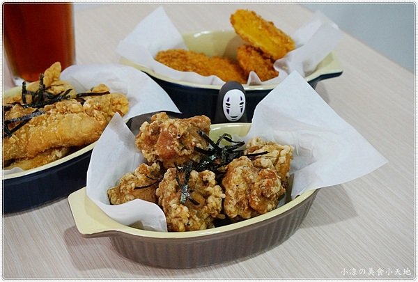 咖哩魚夫 Arowana Curry： 台中西屯』咖哩魚夫║逢甲夜市巷弄美食，手作濃郁炸物咖哩系列，味噌湯、紅茶無限暢飲(每日特餐9折 外帶五份以上9折)