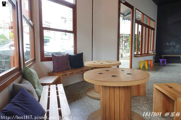 【苗栗。後龍】小鎮轉角聞到咖啡香。Daddy & Mommy Bakery。後龍甜點咖啡店